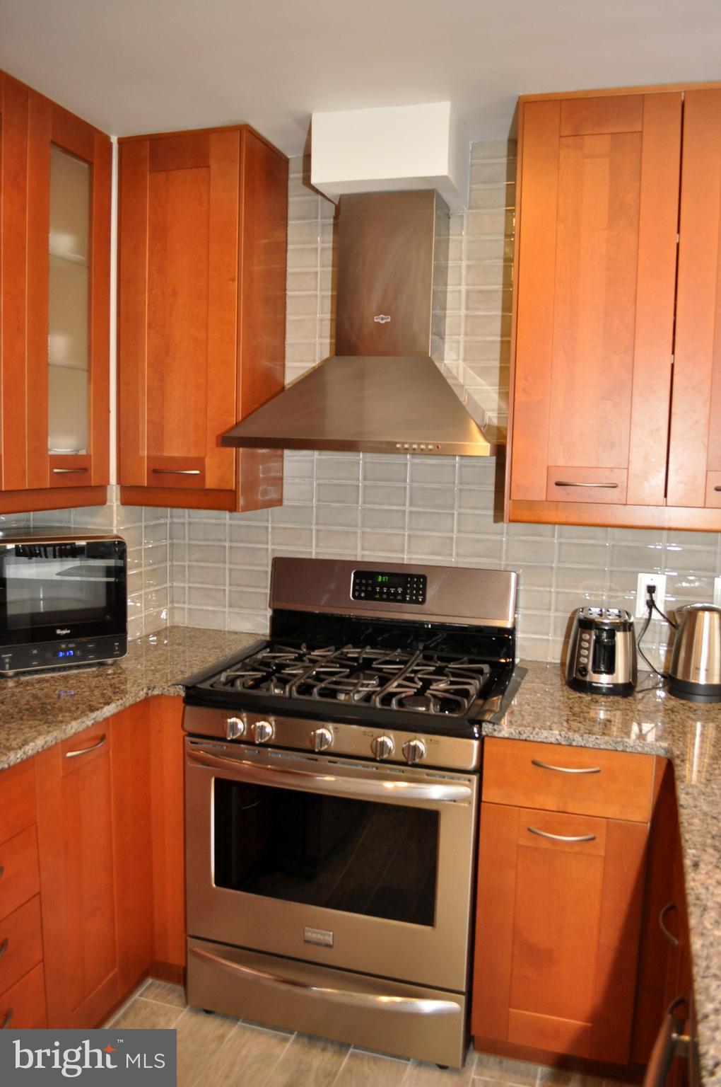 8117 Inverness Ridge Road Potomac, MD 20854 - Photo 8 of 26 Kitchen
