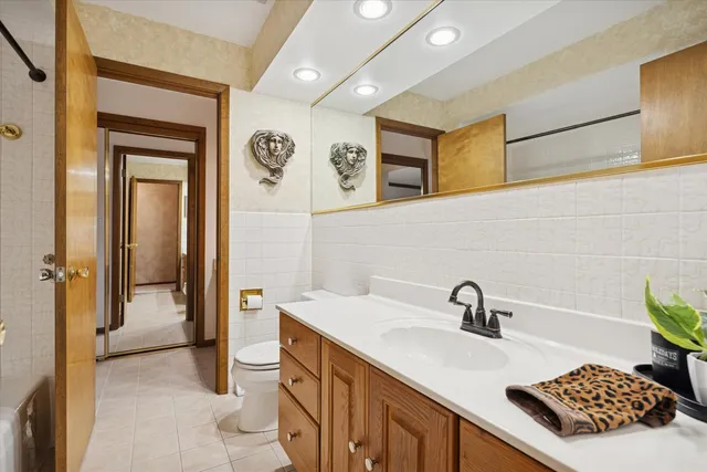 $479,000 | 9S215 Florence Avenue, Downers Grove, IL 60516