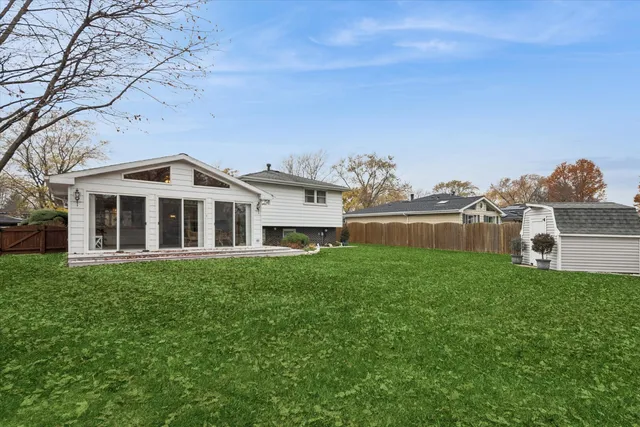 $479,000 | 9S215 Florence Avenue, Downers Grove, IL 60516