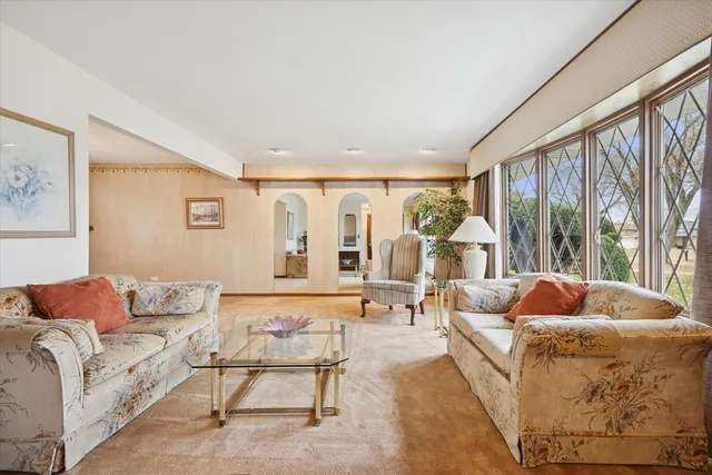 $479,000 | 9S215 Florence Avenue, Downers Grove, IL 60516