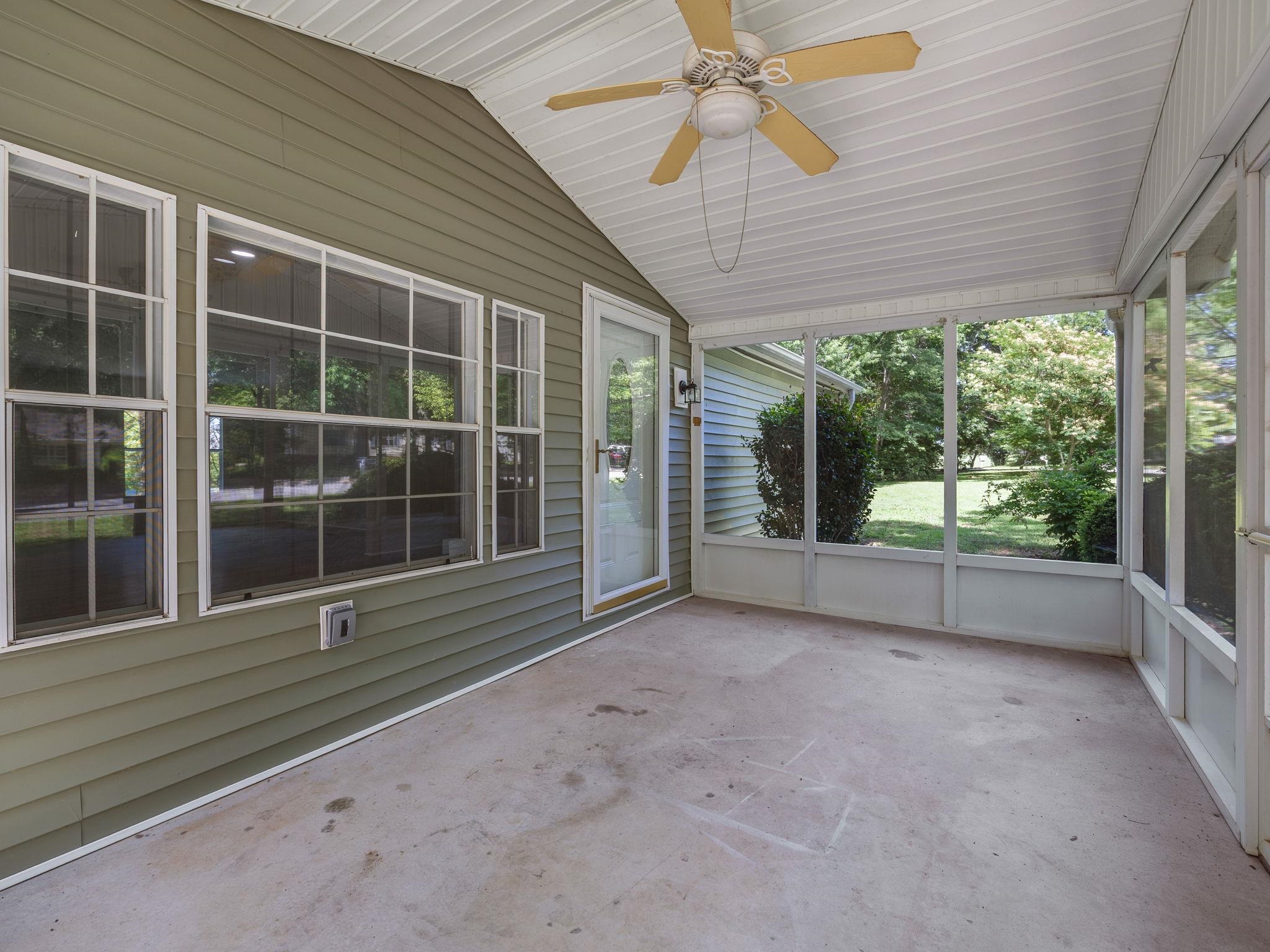 208 Red Raven Drive Greer, SC 29651 - Photo 8 of 39