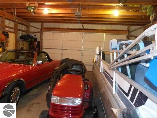 19590 Pleasantview Road Lake Ann, MI 49650 - Photo 65 of 76 1745320-65.JPG