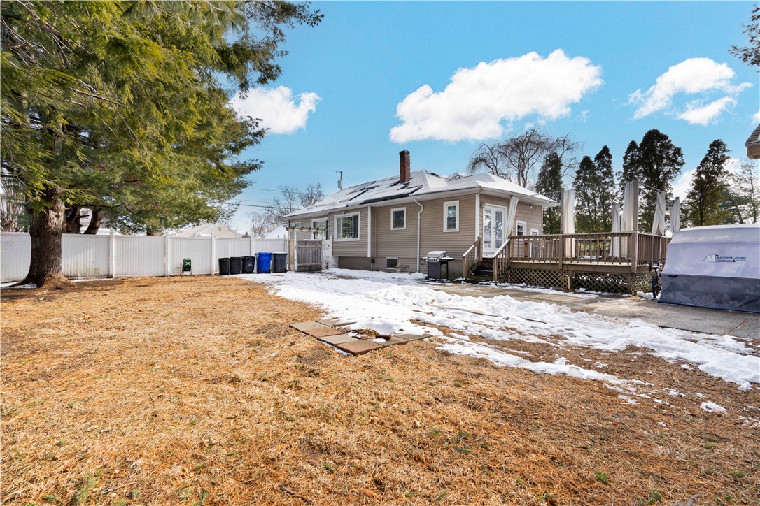 33 Woodhaven Road Pawtucket, RI 02861 - Photo 4 of 28 Gallery Image 4