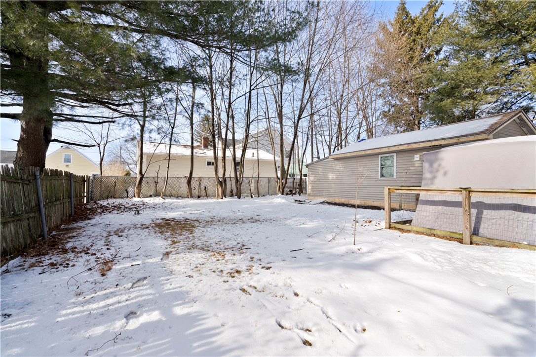 33 Woodhaven Road Pawtucket, RI 02861 - Photo 7 of 28 Gallery Image 7