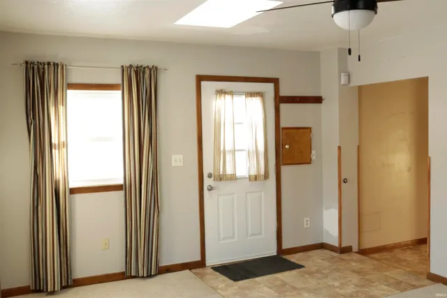 $174,900 | 408 Sunset Boulevard, Goshen, IN 46526