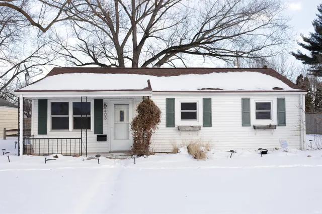 $174,900 | 408 Sunset Boulevard, Goshen, IN 46526