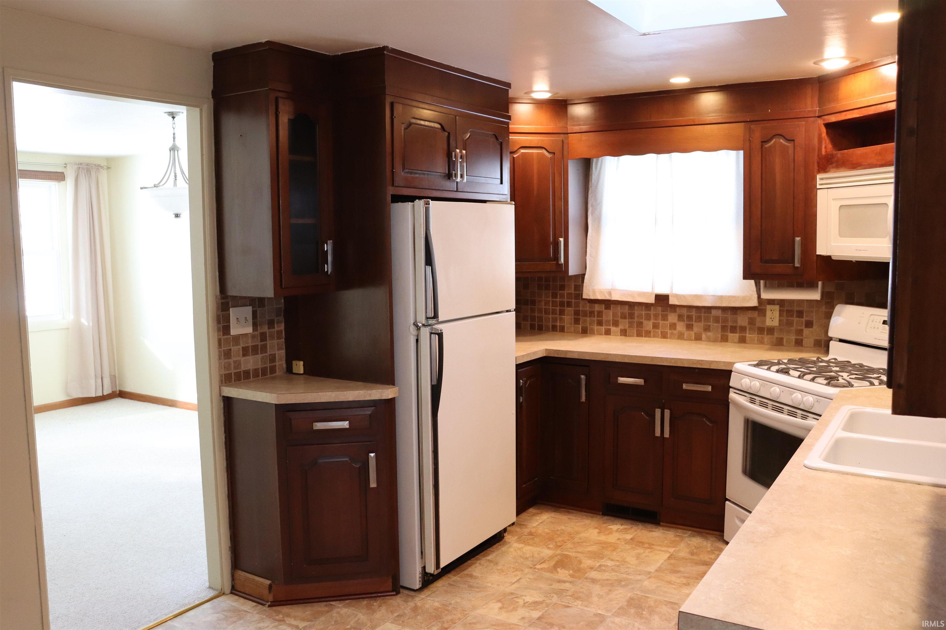 408 Sunset Boulevard Goshen, IN 46526 - Photo 5 of 35