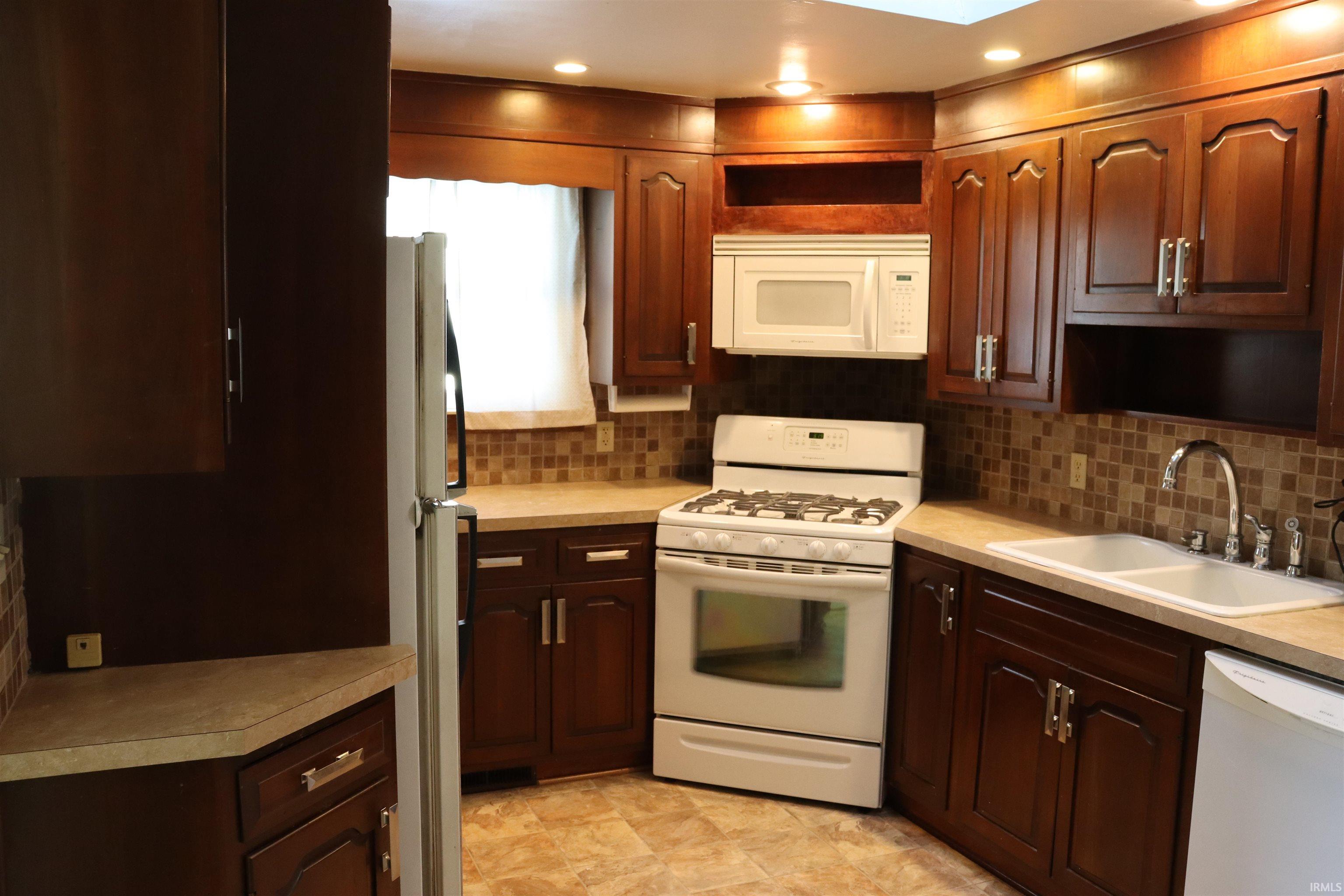 408 Sunset Boulevard Goshen, IN 46526 - Photo 6 of 35