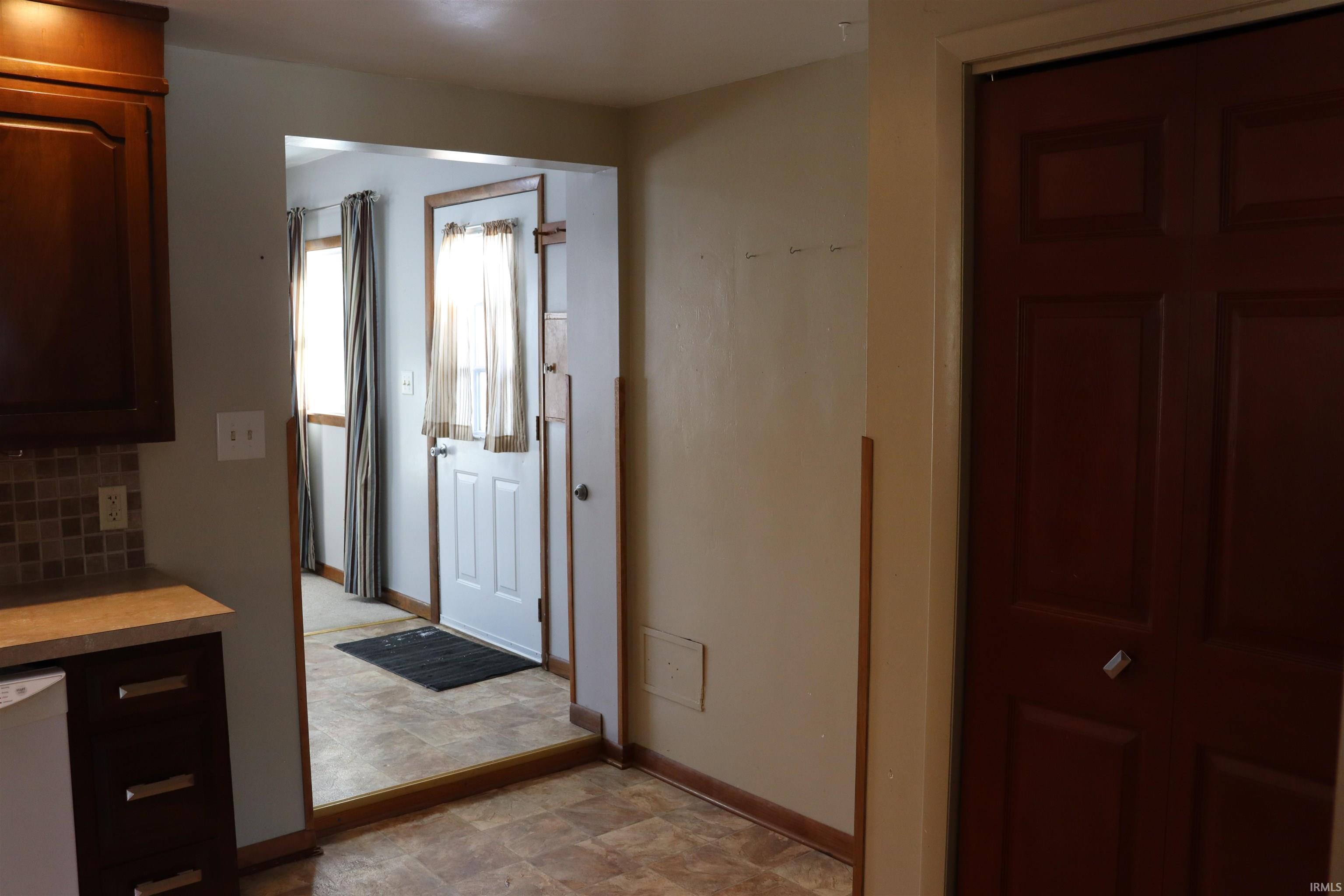 408 Sunset Boulevard Goshen, IN 46526 - Photo 10 of 35