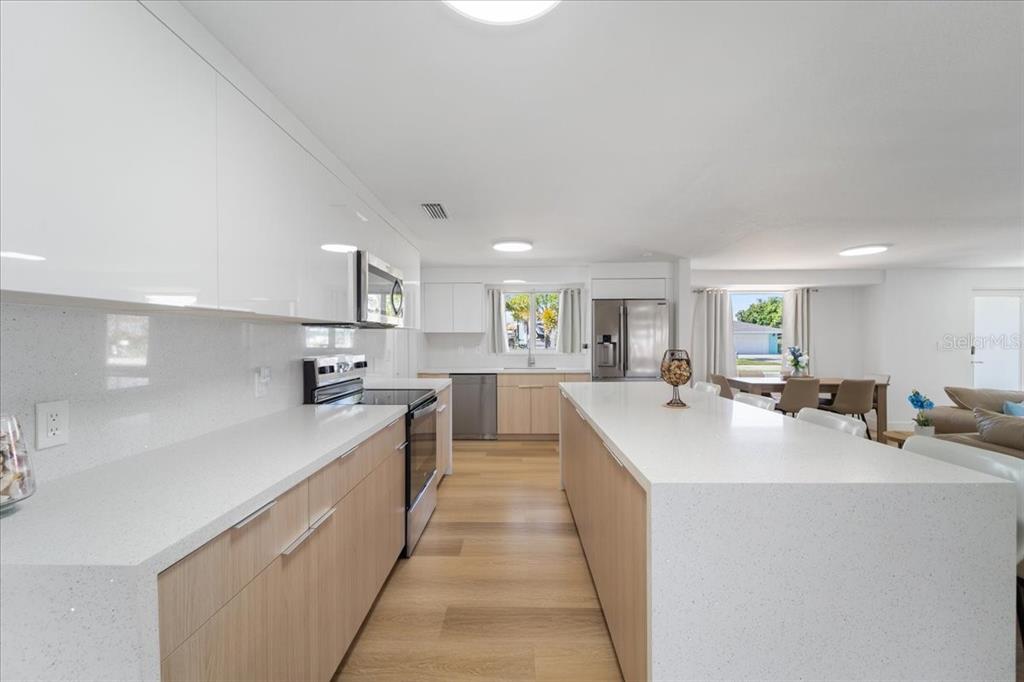 124 Sinclair Street Southeast Port Charlotte, FL 33952 - Photo 8 of 42