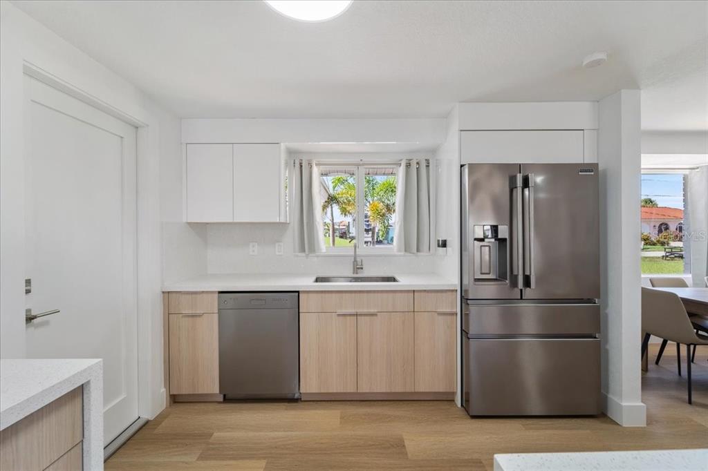 124 Sinclair Street Southeast Port Charlotte, FL 33952 - Photo 9 of 42