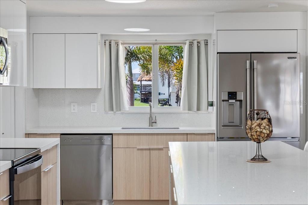 124 Sinclair Street Southeast Port Charlotte, FL 33952 - Photo 10 of 42