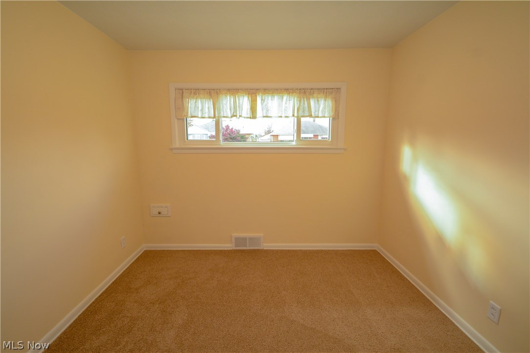 799 Glenhurst Road Willowick, OH 44095 - Photo 13 of 35