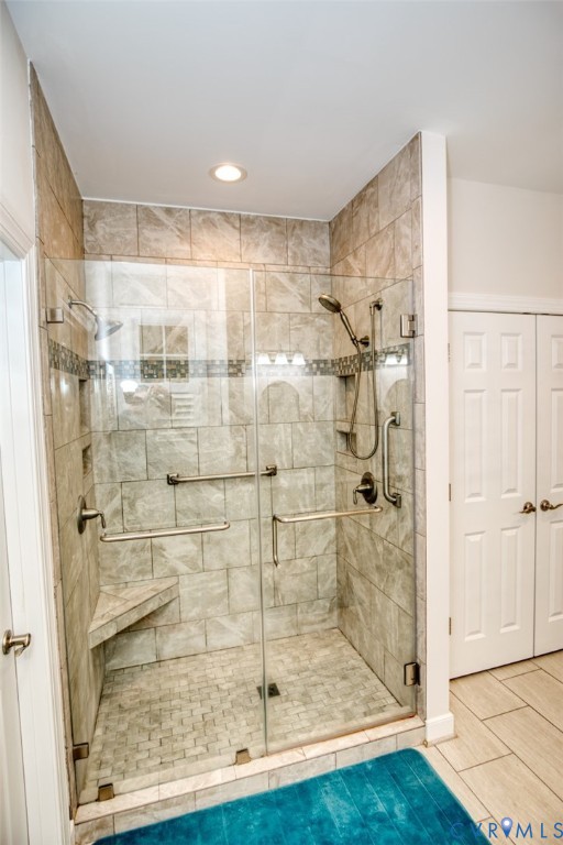 7075 Menzels Road Toano, VA 23168 - Photo 32 of 50 Glass-enclosed shower with tile surround, built-in