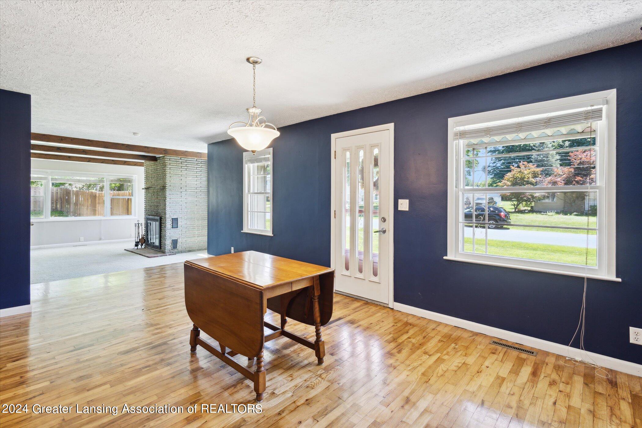 2115 Wabash Road Lansing, MI 48910 - Photo 5 of 31 10-2115-Wabash-Rd-Lansing-MI-48910-Windo