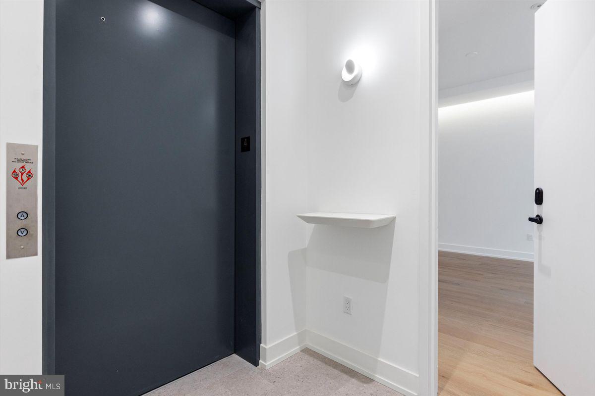 724 Chestnut Street, Unit 201 Philadelphia, PA 19106 - Photo 31 of 35