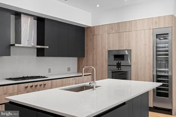 $6,300 | 724 Chestnut Street, Unit 201, Philadelphia, PA 19106