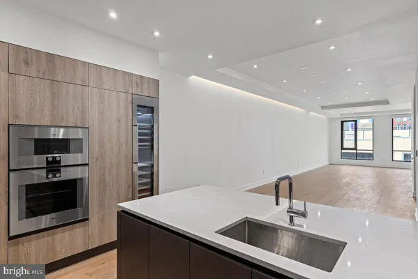 $6,300 | 724 Chestnut Street, Unit 201, Philadelphia, PA 19106