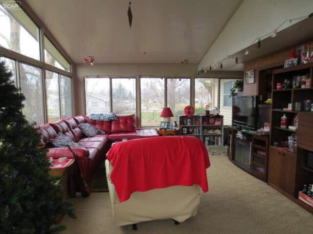 2138 Roland Avenue Flint, MI 48532 - Photo 11 of 18 21122177-10.JPG