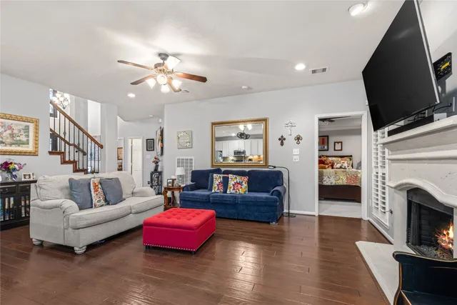 $599,000 | 2205 Lisa Lane, Deer Park, TX 77536