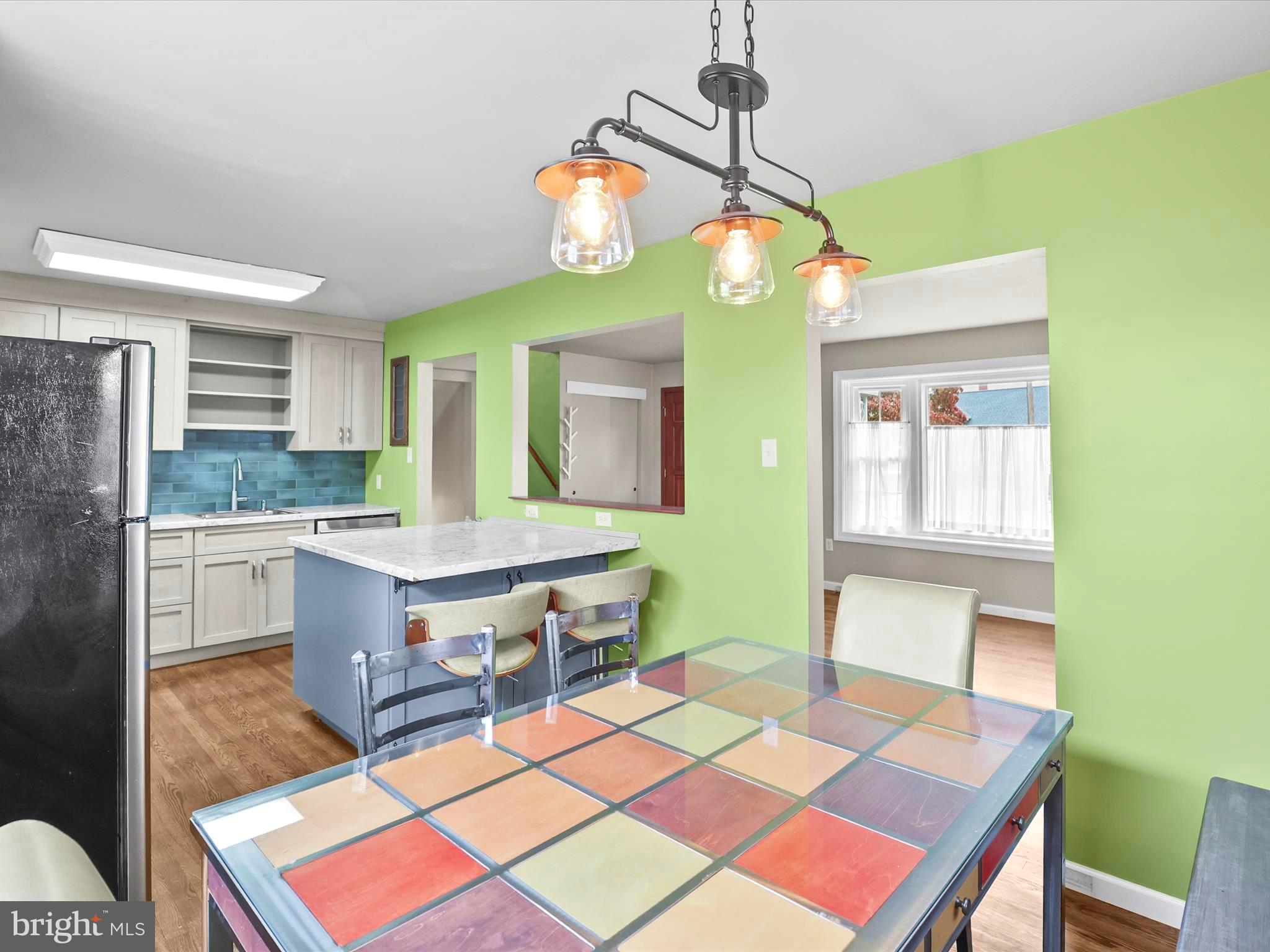 1316 Livingstone Road York, PA 17404 - Photo 16 of 33 a kitchen with a table and chairs