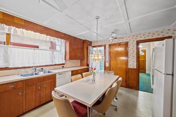 12 Viden Road Quincy, MA 02169 - Photo 3 of 33 Gallery Image 3