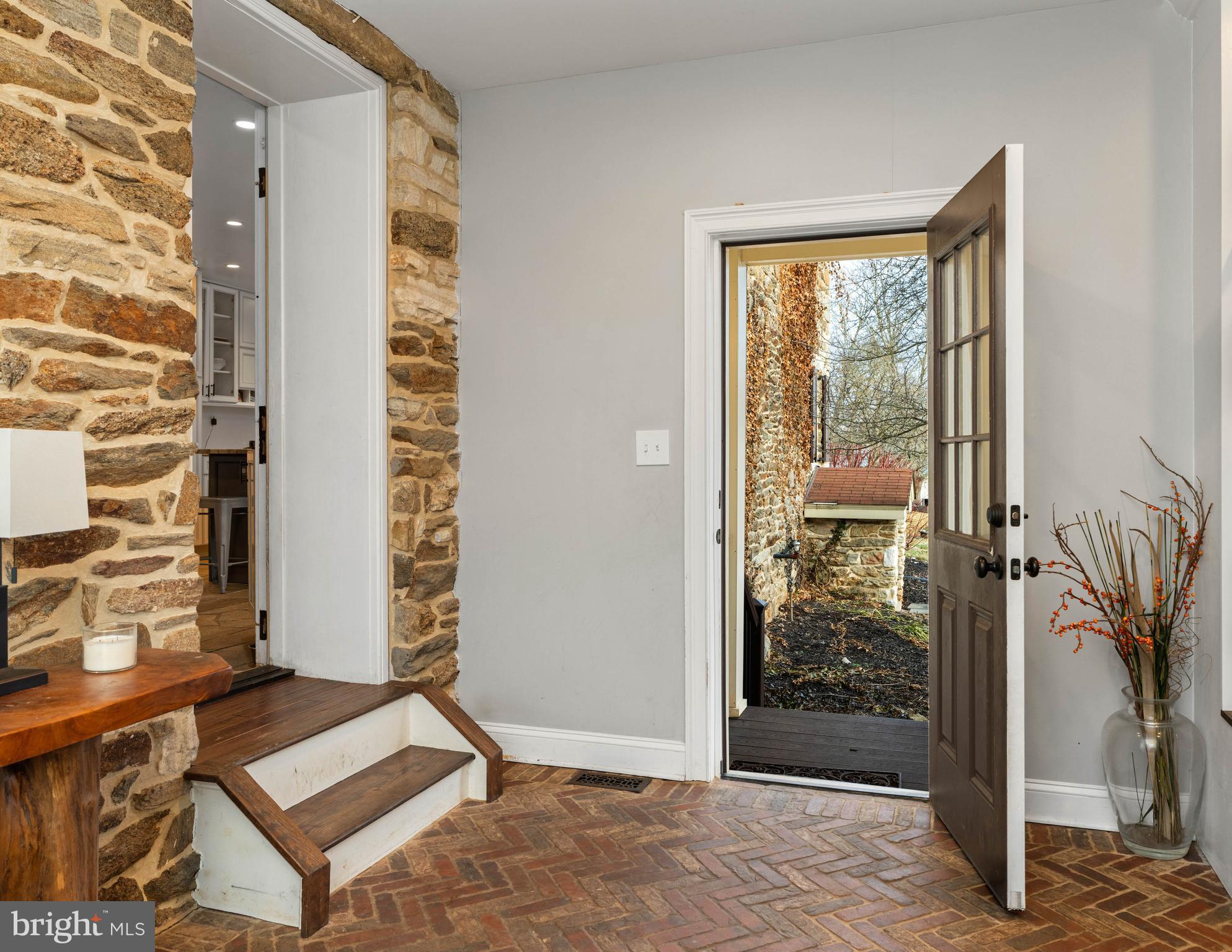 15314 Priceville Road Sparks Glencoe, MD 21152 - Photo 9 of 33 a view of an entryway of house