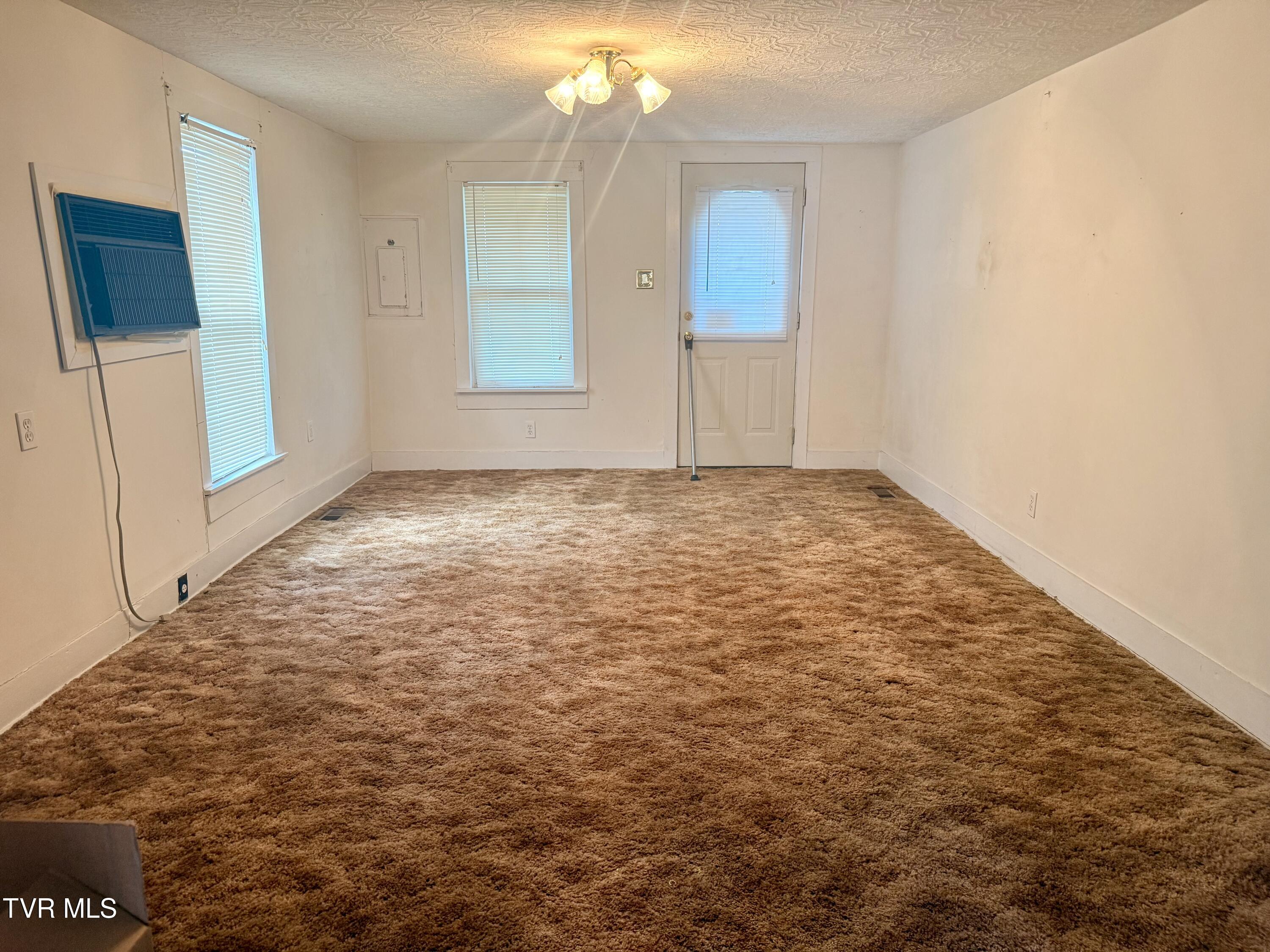 5821 Orebank Road Kingsport, TN 37664 - Photo 11 of 18 IMG_3393