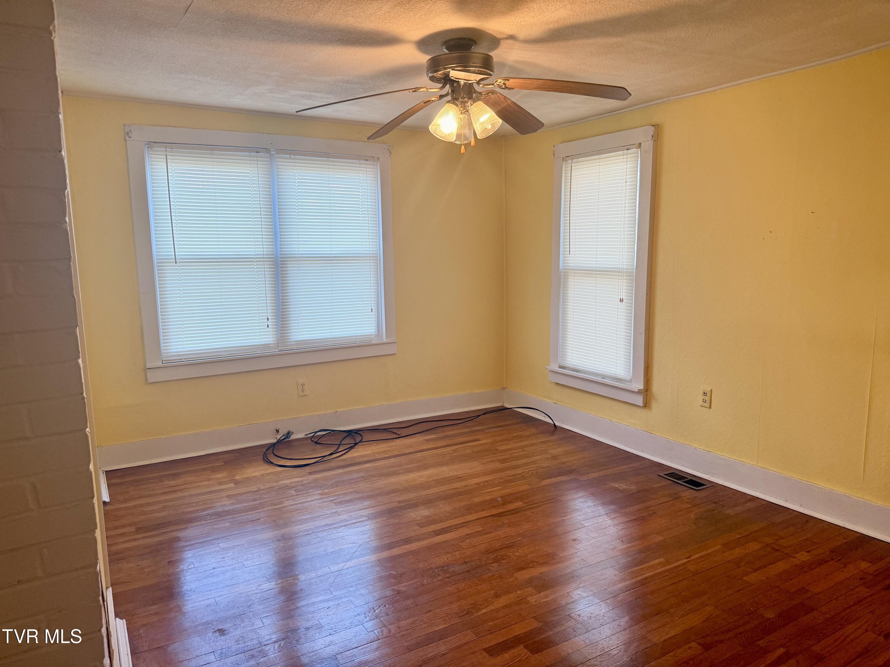 5821 Orebank Road Kingsport, TN 37664 - Photo 12 of 18 IMG_3394