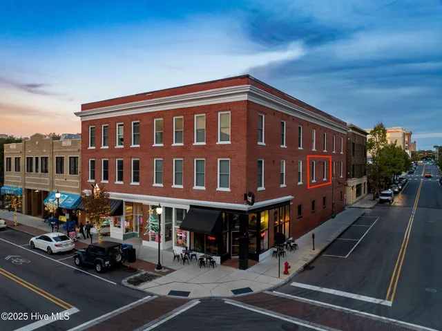 $319,000 | 304 North Front Street, Unit F, Wilmington, NC 28401