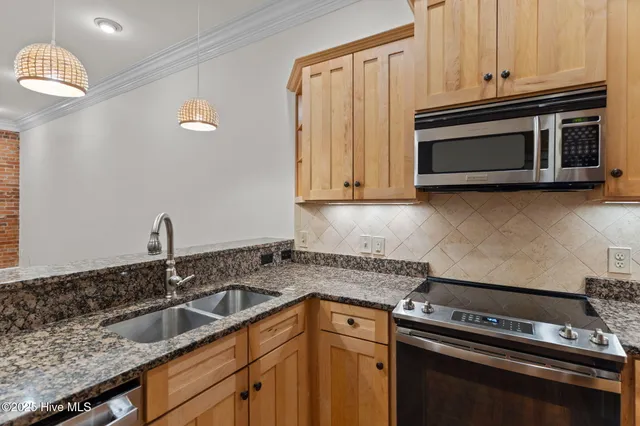 $319,000 | 304 North Front Street, Unit F, Wilmington, NC 28401