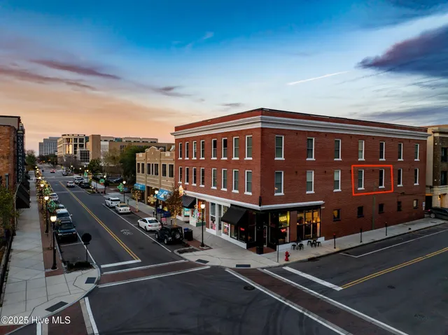 $319,000 | 304 North Front Street, Unit F, Wilmington, NC 28401