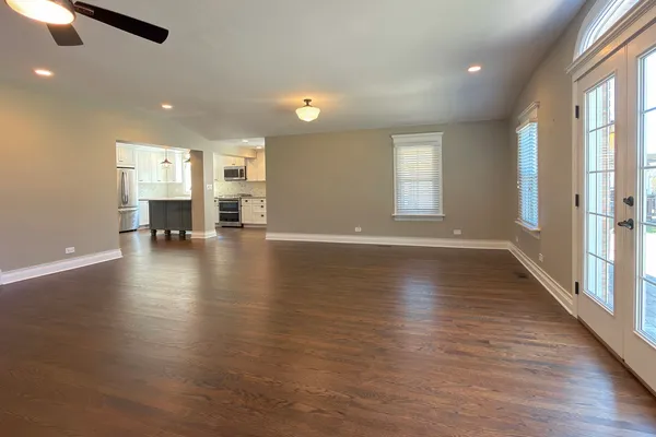 $749,900 | 16 South Hi Lusi Avenue, Mount Prospect, IL 60056
