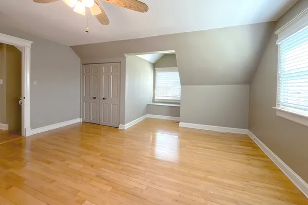 $749,900 | 16 South Hi Lusi Avenue, Mount Prospect, IL 60056