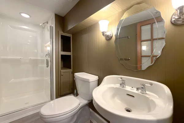$749,900 | 16 South Hi Lusi Avenue, Mount Prospect, IL 60056