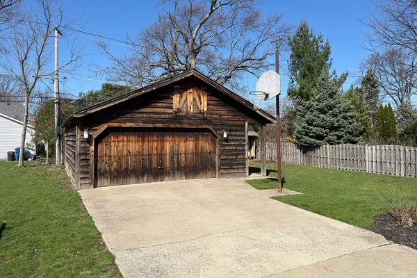 $749,900 | 16 South Hi Lusi Avenue, Mount Prospect, IL 60056