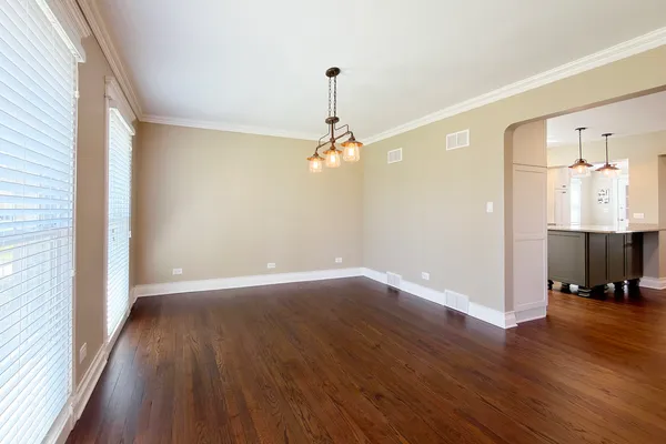 $749,900 | 16 South Hi Lusi Avenue, Mount Prospect, IL 60056