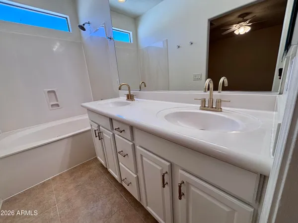 $2,400 | 5606 West St Anne Avenue, Laveen, AZ 85339