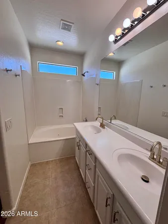 $2,400 | 5606 West St Anne Avenue, Laveen, AZ 85339