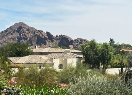 $1,175,000 | 3800 East Lincoln Drive, Unit 45, Phoenix, AZ 85018