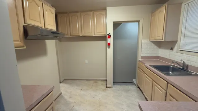 $83,000 | 8557 Mark Twain Street, Detroit, MI 48228