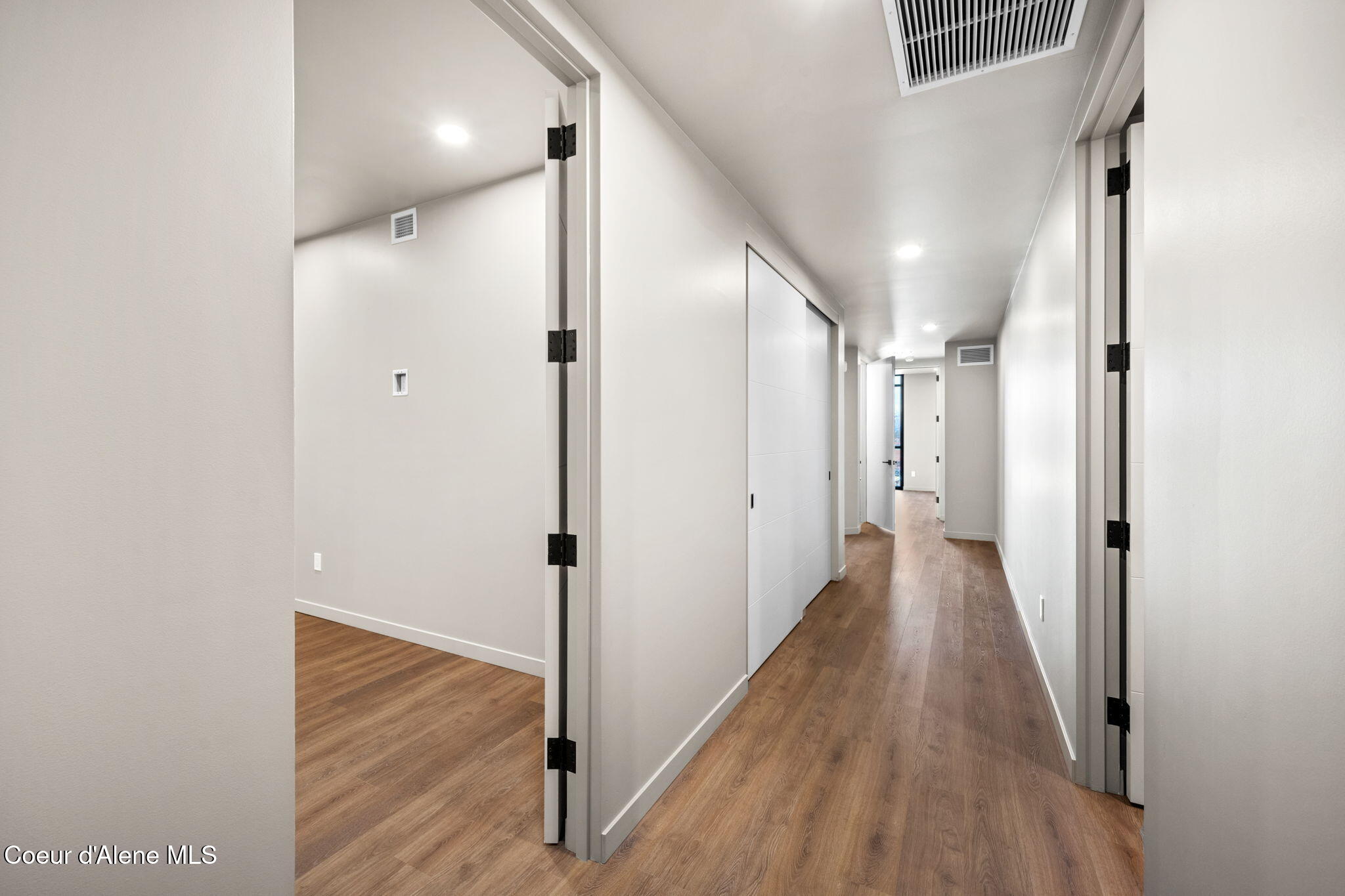 116 South 3rd Street, Unit 804 Coeur D'Alene, ID 83814 - Photo 5 of 59 3-web-or-mls-DSC_4509