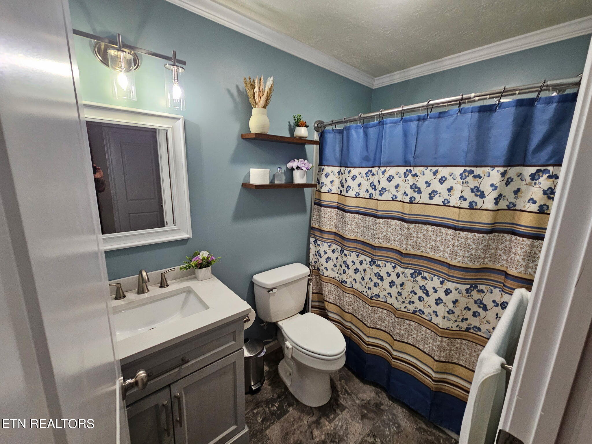 340 Blacks Ferry Road Knoxville, TN 37931 - Photo 18 of 42 340 primary bathroom