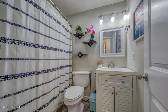 $675,000 | 340 Blacks Ferry Road, Knoxville, TN 37931