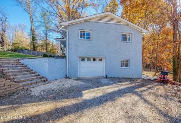 $669,900 | 340 Blacks Ferry Road, Knoxville, TN 37931