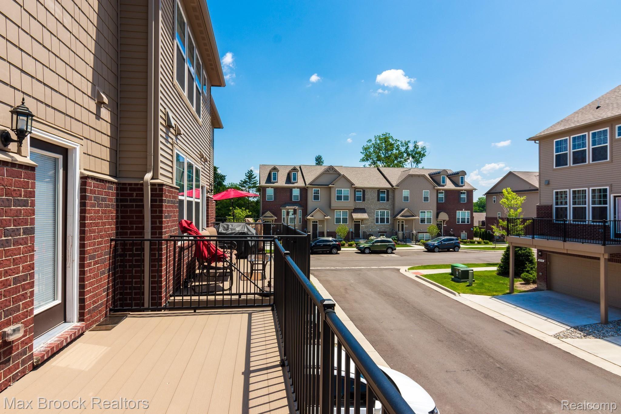 2758 Helmsdale Circle Rochester, MI 48307 - Photo 53 of 57 27.jpg
