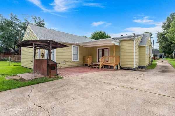 $2,000 | 204 Leo Avenue, Shreveport, LA 71105