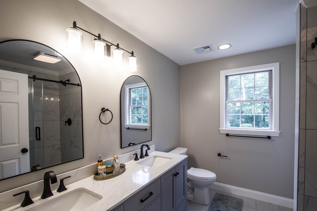 47 East Baylies Road Charlton, MA 01507 - Photo 28 of 42