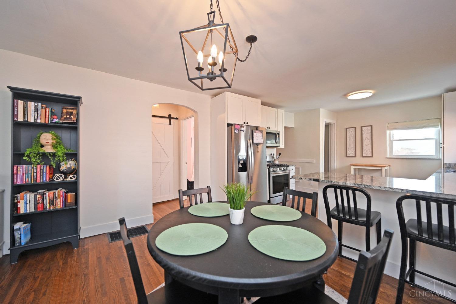 6905 Roe Street Cincinnati, OH 45227 - Photo 5 of 25 Gallery Image 5