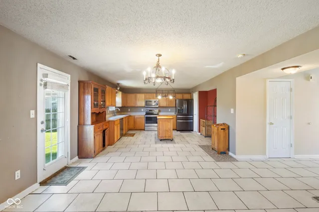 $325,000 | 785 Shoreline Court, Franklin, IN 46131